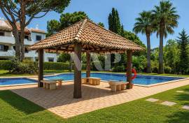 3 Bedroom Apartment with Terrace and Pool in Vilamoura