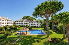 3 Bedroom Apartment with Terrace and Pool in Vilamoura