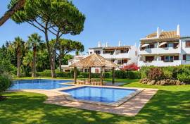 3 Bedroom Apartment with Terrace and Pool in Vilamoura