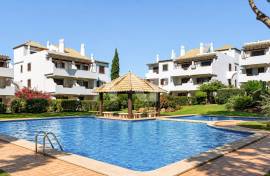3 Bedroom Apartment with Terrace and Pool in Vilamoura