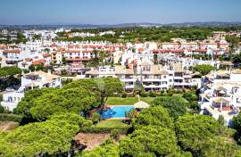 3 Bedroom Apartment with Terrace and Pool in Vilamoura