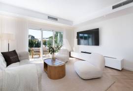 Renovated 3 Bedroom Villa with Pool, Rooftop and Private Garden in Vale do Garrão – Quinta do Lago