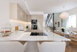 Renovated 3 Bedroom Villa with Pool, Rooftop and Private Garden in Vale do Garrão – Quinta do Lago