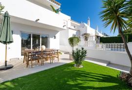 Renovated 3 Bedroom Villa with Pool, Rooftop and Private Garden in Vale do Garrão – Quinta do Lago