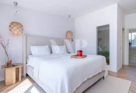 Renovated 3 Bedroom Villa with Pool, Rooftop and Private Garden in Vale do Garrão – Quinta do Lago