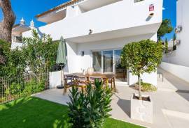 Renovated 3 Bedroom Villa with Pool, Rooftop and Private Garden in Vale do Garrão – Quinta do Lago