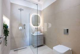 Renovated 3 Bedroom Villa with Pool, Rooftop and Private Garden in Vale do Garrão – Quinta do Lago