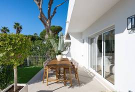 Renovated 3 Bedroom Villa with Pool, Rooftop and Private Garden in Vale do Garrão – Quinta do Lago