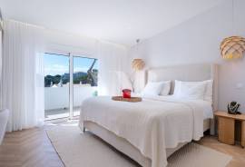 Renovated 3 Bedroom Villa with Pool, Rooftop and Private Garden in Vale do Garrão – Quinta do Lago