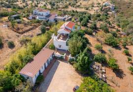 Country Property with Smallholding Potential Near Lagos