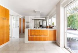 Villa with swimming pool and panoramic views, Restelo, Lisbon