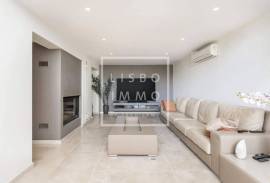 Villa with swimming pool and panoramic views, Restelo, Lisbon