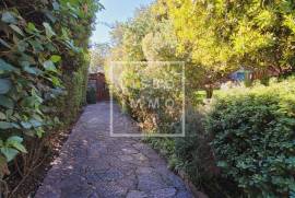 Villa with swimming pool and panoramic views, Restelo, Lisbon