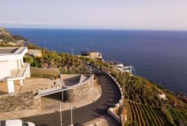 Luxury 4 Bedroom Villa in Ponta do Sol: A Haven of Elegance and Comfort