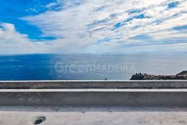 Luxury 4 Bedroom Villa in Ponta do Sol: A Haven of Elegance and Comfort