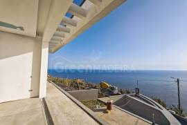 Luxury 4 Bedroom Villa in Ponta do Sol: A Haven of Elegance and Comfort
