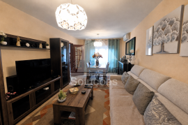 Semi-Renovated 3-Bedroom Apartment in Parchal, Lagoa