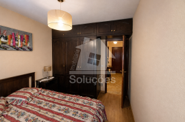 Semi-Renovated 3-Bedroom Apartment in Parchal, Lagoa