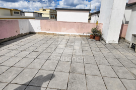 Semi-Renovated 3-Bedroom Apartment in Parchal, Lagoa