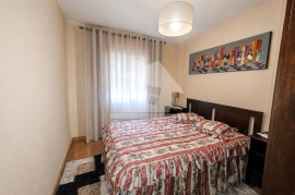 Semi-Renovated 3-Bedroom Apartment in Parchal, Lagoa