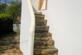 Beautiful Rustic Old Farmhouse for sale near Marvao, Portugal. Beautiful Rustic Old Farmhouse for sale near Marvao, Portugal.