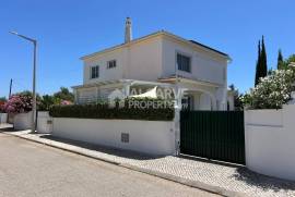 Traditional - 3+1 bedroom Villa in Boliqueime