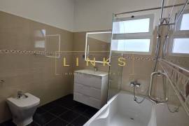 Renovated 3 bedroom villa in Lombas — Porto Santo
