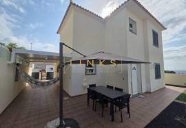 Renovated 3 bedroom villa in Lombas — Porto Santo
