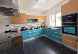 Renovated 3 bedroom villa in Lombas — Porto Santo