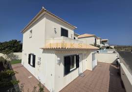 Renovated 3 bedroom villa in Lombas — Porto Santo