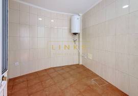 Floor of 1+1 Bedroom House Fully Recovered Floor of 1+1 Bedroom House Fully Recovered