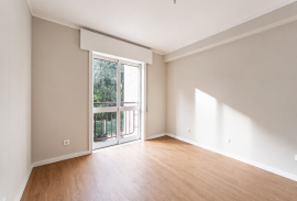 Renovated 3 Bedroom Apartment - Parque da Prelada Renovated 3 Bedroom Apartment - Parque da Prelada