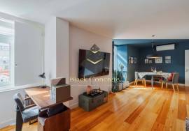 T3 and 4 bathrooms, with 2 parking 3 minute walk to Avenida Da Liberdade