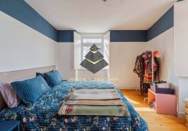 T3 and 4 bathrooms, with 2 parking 3 minute walk to Avenida Da Liberdade