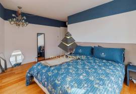 T3 and 4 bathrooms, with 2 parking 3 minute walk to Avenida Da Liberdade