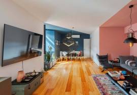 T3 and 4 bathrooms, with 2 parking 3 minute walk to Avenida Da Liberdade