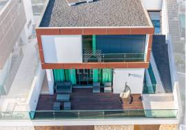 MODERN 3+2 BEDROOM VILLA IN FUNCHAL