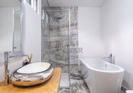 MODERN 3+2 BEDROOM VILLA IN FUNCHAL