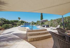 Carvoeiro – 3-bedroom villa with heated pool
