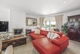 Carvoeiro – 3-bedroom villa with heated pool