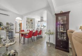 Carvoeiro – 3-bedroom villa with heated pool