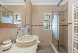 Carvoeiro – 3-bedroom villa with heated pool
