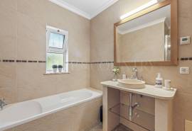 Carvoeiro – 3-bedroom villa with heated pool