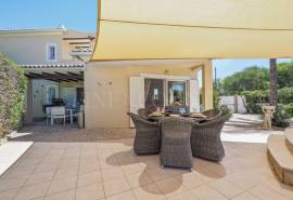 Carvoeiro – 3-bedroom villa with heated pool
