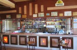 Fully licensed Bar located in the popular residential area of Bemposta
