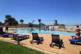 2 bedroom triplex apartment located within a golf development near Carvoeiro