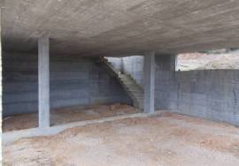 Land of 2,080 m2 with Warehouse Project.