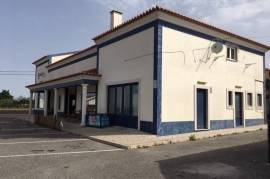 Snack bar with games room, dining service and 1 service room located near the beach