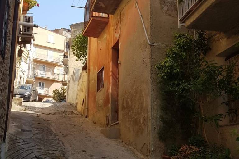 sh 690 town house, Caccamo, Sicily