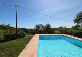 Sale of Assets  that includes Villa to Remodel - Sea View - Pool- Good access- Loulé